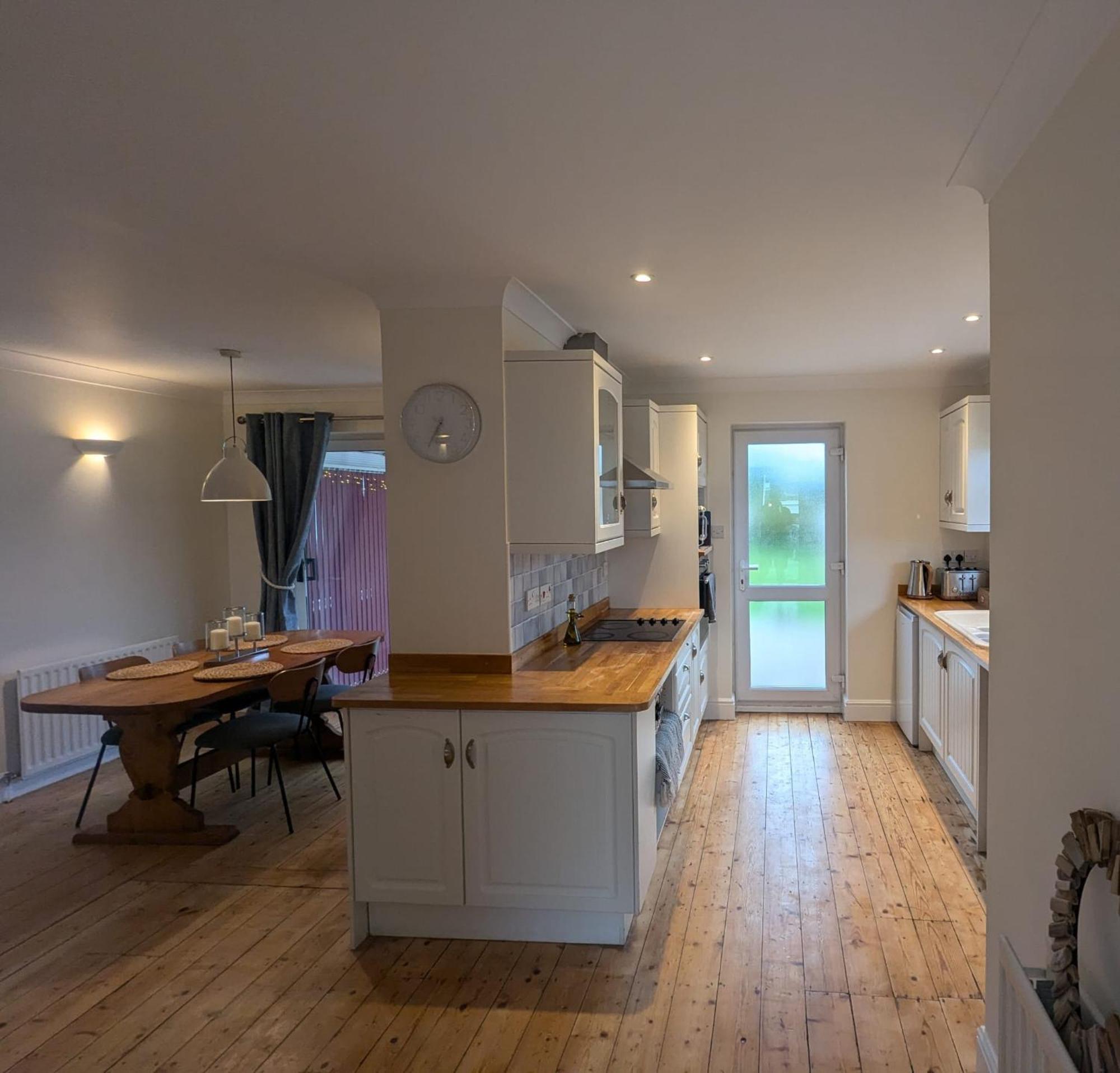 5 Edgebury Apartment Puriton Bagian luar foto
