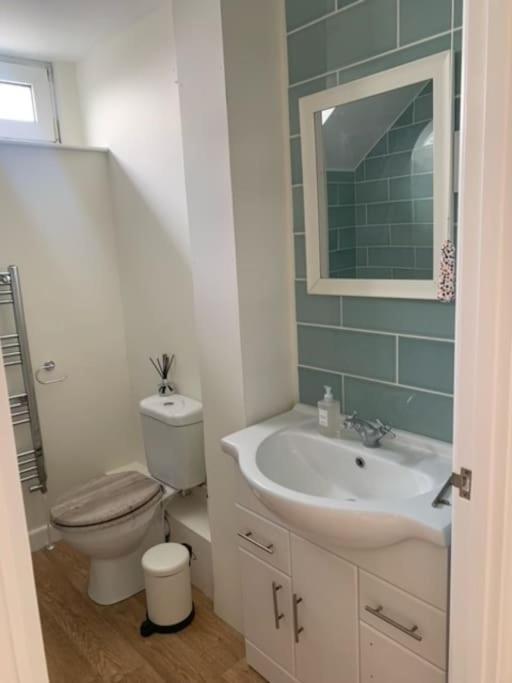 5 Edgebury Apartment Puriton Bagian luar foto