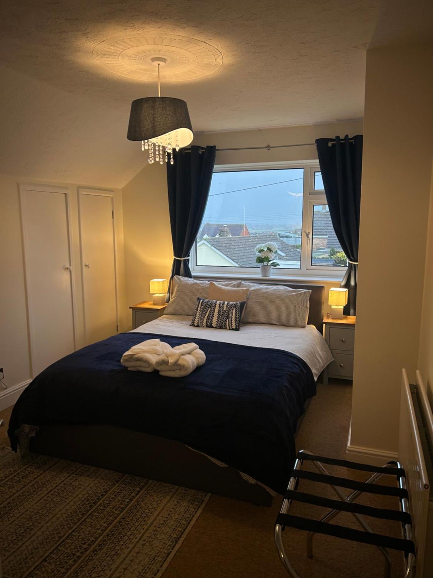 5 Edgebury Apartment Puriton Bagian luar foto
