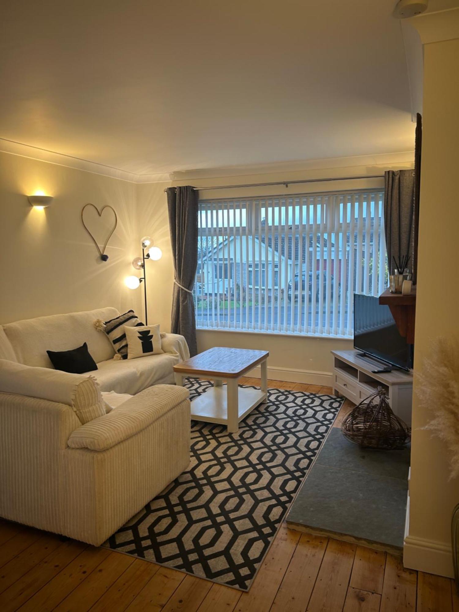 5 Edgebury Apartment Puriton Bagian luar foto