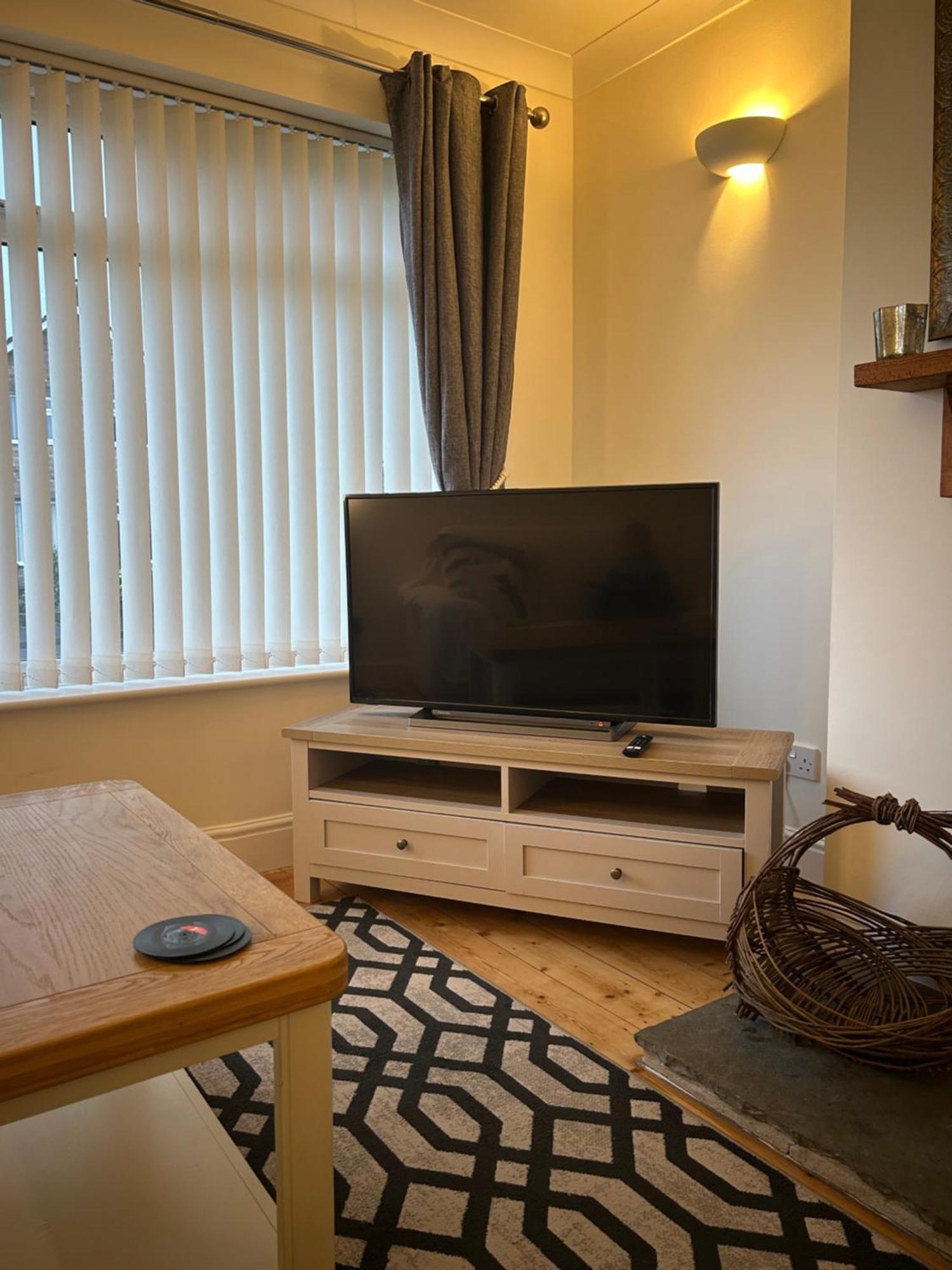 5 Edgebury Apartment Puriton Bagian luar foto